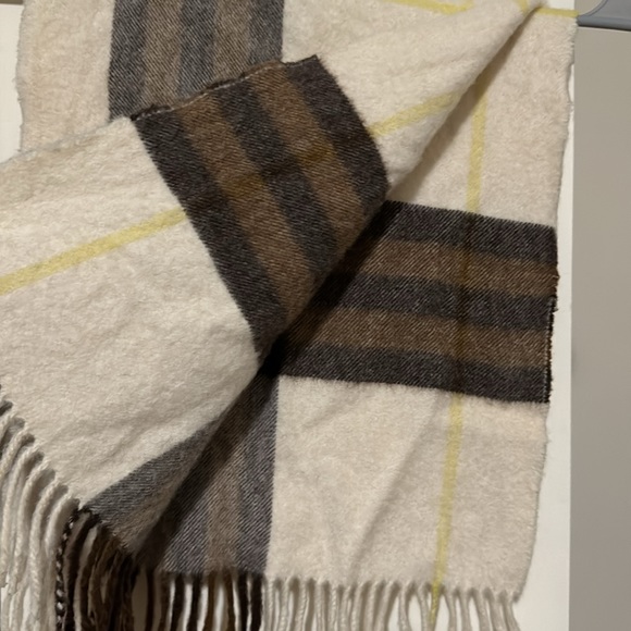 Burberry London Cashmere scarf - Picture 2 of 4